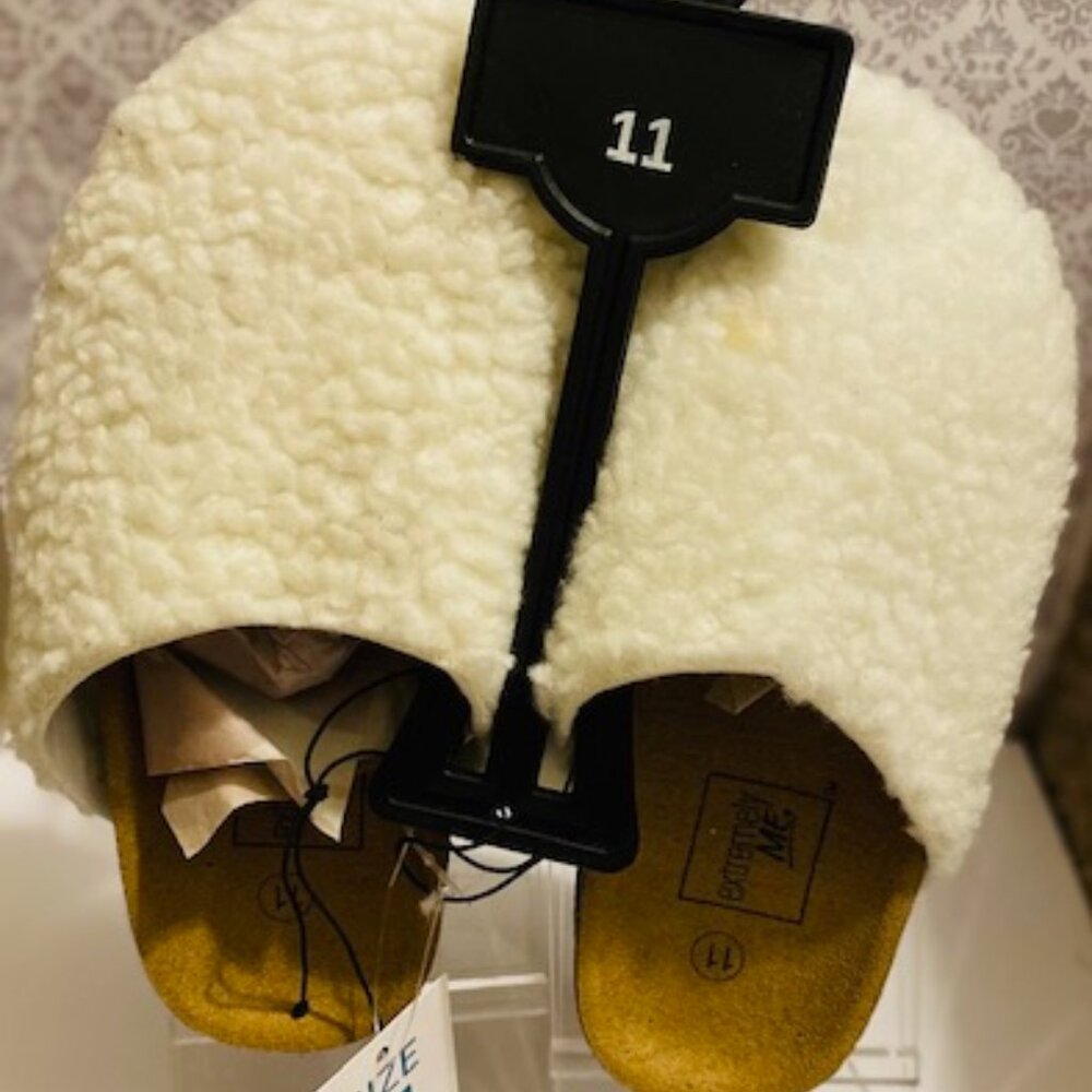 "Extremely Me"...Girls Wool Slides Size:11 Wool Material